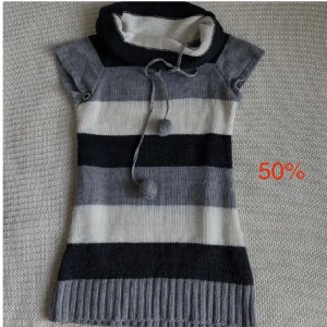 Fin tjocktröja! - Fin randig tjocktröja i mycket bra skick! Skriv om du har någon fråga, om du vill köpa trycker du på ”köp nu” funktionen <3 (50% rabatt på priset)