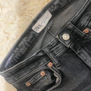 Zara jeans bootcut  - Fina jeans från zara använda fåtal gånger
