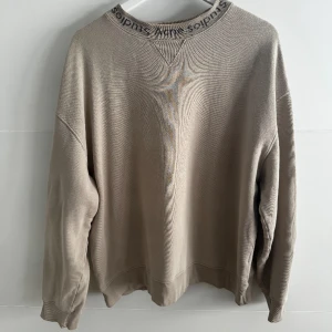 Tröja från Acne Studios  - En snygg tröja från Acne studios! 