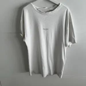 En snygg t-shirt från Acne Studios!