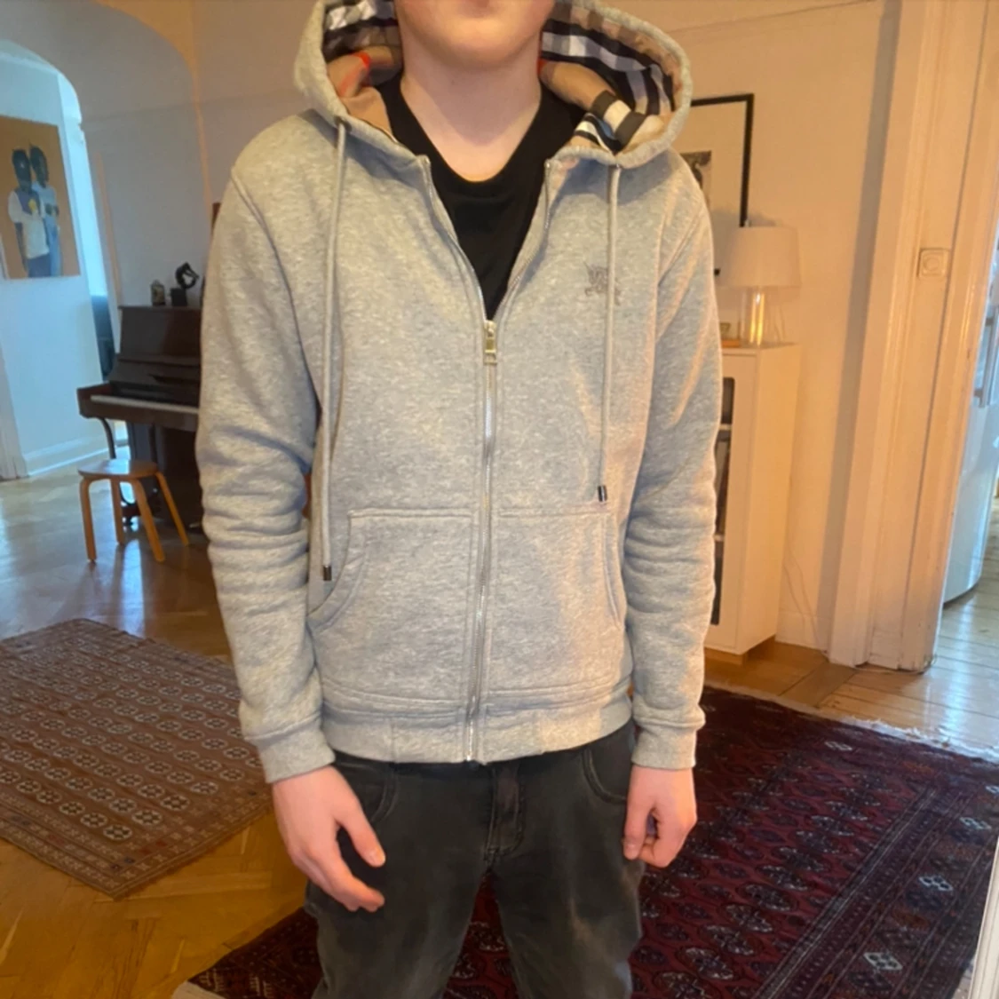 Grå Burberry zip hoodie storlek S - 90