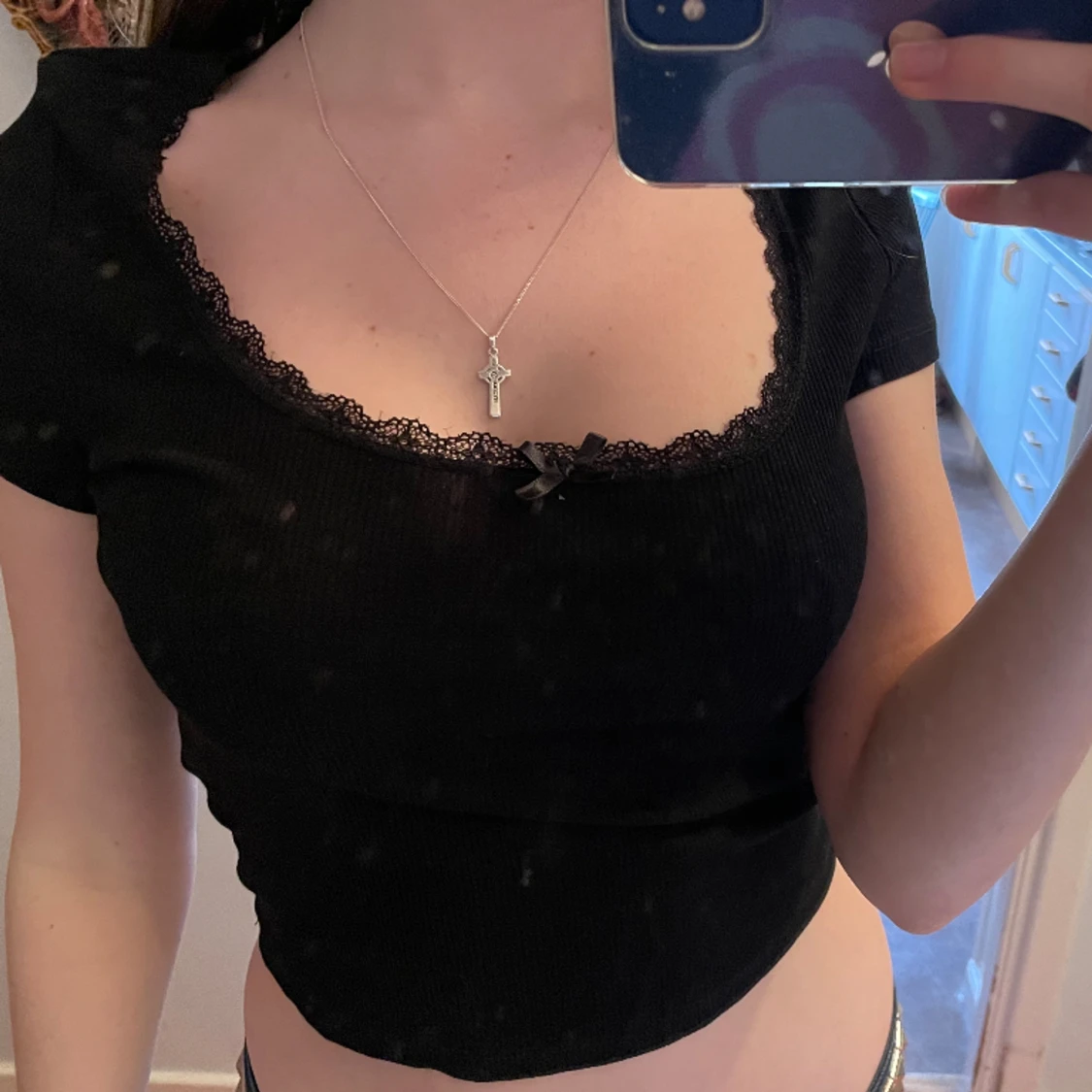 Topp med spets och rosett💗