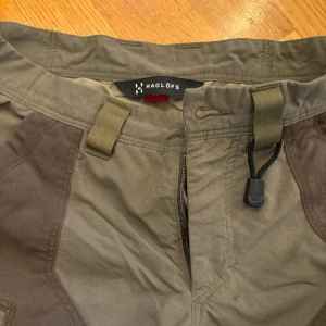 haglöfs byxor - haglöfs funktionsbyxor i str xs. inte jätte slitna men ganska gamla därav priset men funkar bra. lite stretch. 