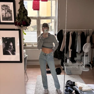 Midwaist zara jeans  - Mycket bra skick!   Uppsydda 2 cm i längden 