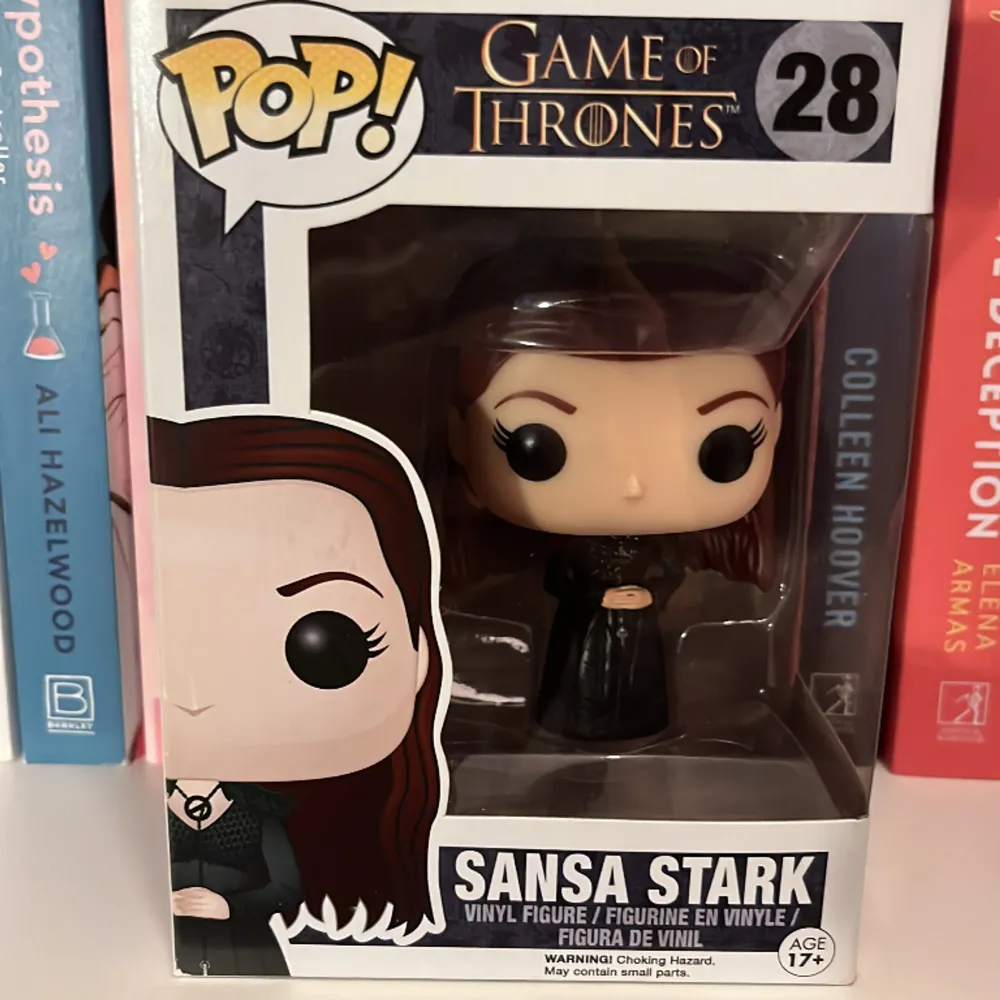 Säljer min Sansa Stark Funko POP. Den är i god skick, har aldrig tagit ut själva figuren ur lådan.. Övrigt.