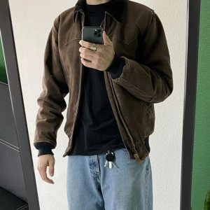 Vintage Carhartt Santa Fe Work Jacket - Vintage look på en carharrt jacka , med en sliten men trendig look. Ovanlig färg för jackan därmed priset 