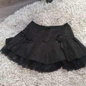 Emo kjol - Lägger upp igen för gratis frakt💞
