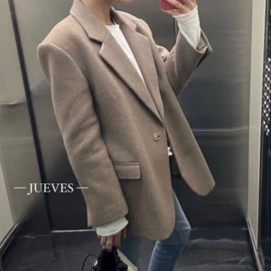 Ull kavaj  - Beige ull kavaj från &other stories. Använd 1 gång, som ny. Storlek 34 men passar 36. Nypris 2000