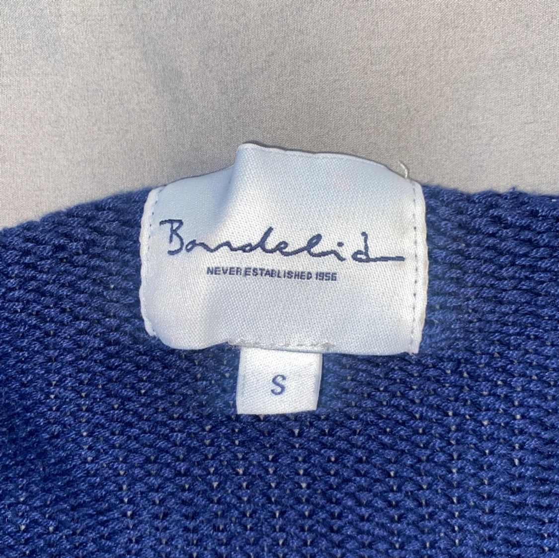 Stickad tröja (inte ull) - 90