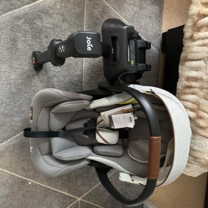 Joie bilbarnstol  - Hej säljer min sons helt nya bilbarnstol som tyvär inte har kommit till andvändning för vi har haft en annan! 