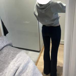Yoga pants från Gina tricot, inga defekter, säljer då dom är för korta för mig