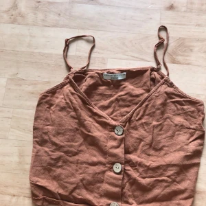 Linne  - Ett jätte fint linne köpt på ginatricot💗 Kontakta gärna innan köp:)