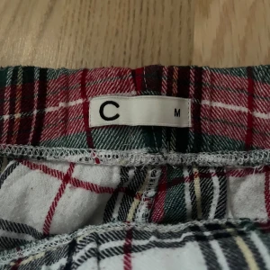 Pyjamas byxor - Pyjamas byxor knappt använda skriv för fler bilder💗