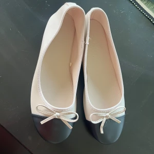 Super fina ballerina skor - Säljer mina fina ballerina skor från new yorker! Dem är endast använda 1 gång!❤️