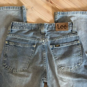 Lee jeans - Riktigt snygga midwaist jean från Lee i fint skick!!