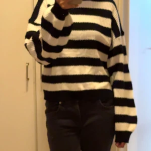 Stockholmstil/ randig kofta  - ALDRIG använda Superfina och passar till allt