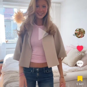 SÖKER  - Söker denna Ponchon då jag tycker den är jättefin ❤️❤️❤️