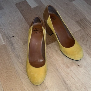 Vagabond high heels  - Ett par pumps high heel. Stl 39. Sparsamt använda  Mycket bra skick!