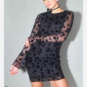 mesh klänning  - mesh klänning från gina tricot i nyskick prislappen kvar!🤍