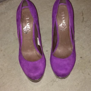  - Tyvärr aldrig använda då jag suger på att gå i höga skor.. Men så fina! 