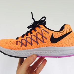  - Oanvända Nike Pegasus 32 i storlek 38,5.