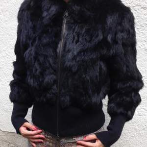 Fur jacket bought in italy never used! Price can be a bit less give an offer