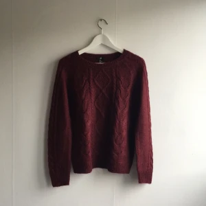  - Mysig stickad tröja