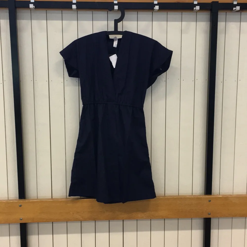 Helt ny med prislapp kvar. Mörkblå klänning från american Apparel. Klänningar.