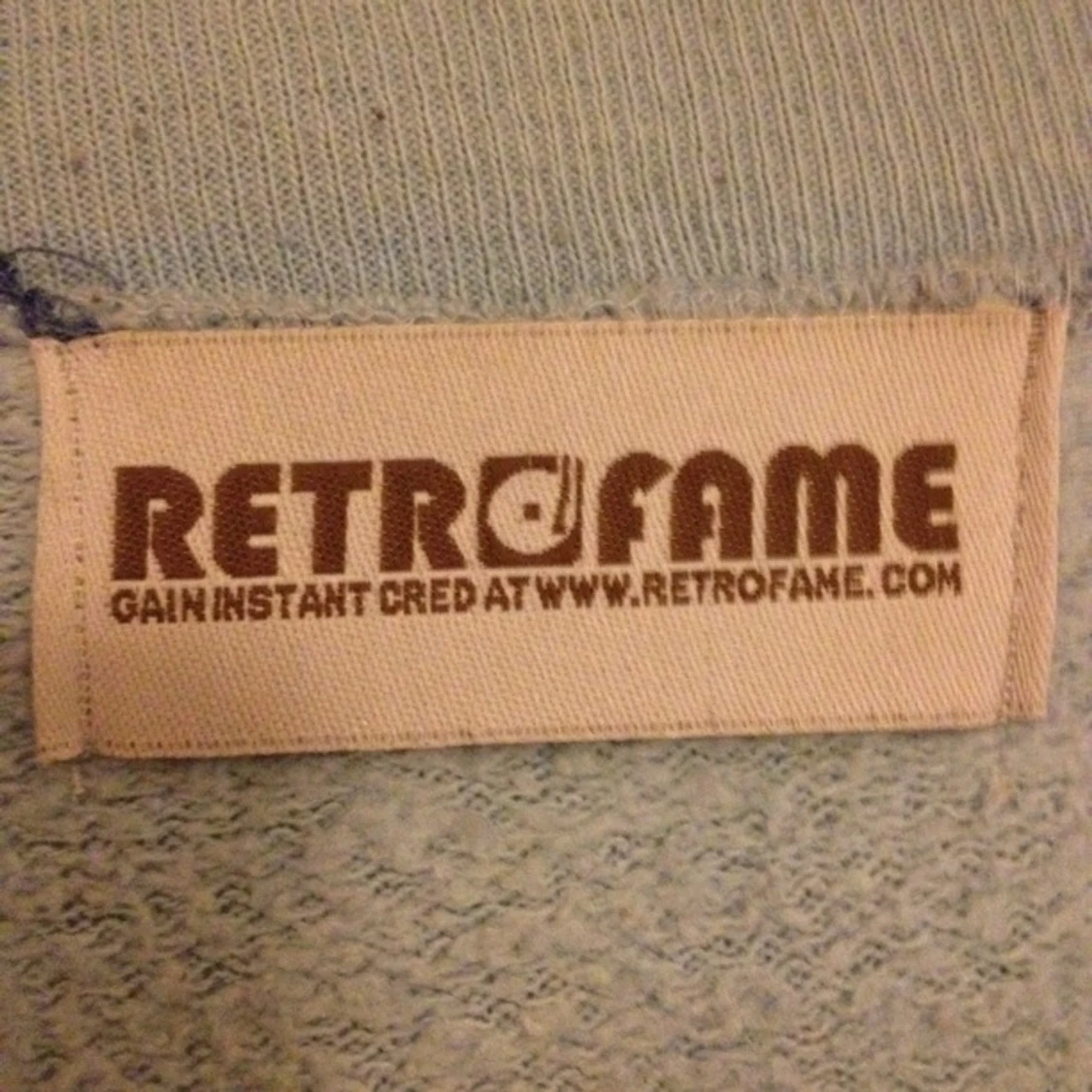 Collegetröja - trotjänare. Storlek ca L (herr). Hämtas i Malmö eller fraktas mot betalning