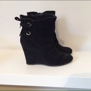  - Finns i Hässelby. Stl 38 