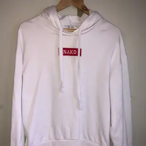 NAKD hoodie använd några gånger. Den är i storlek Xl med skulle passa mer M och L. Frakt igår ej 