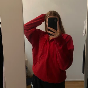 Vintage tröja - Använd ett fåtal ggr, i bra skick! (Inget som är sönder) ❤️ strl s, frakt 88kr