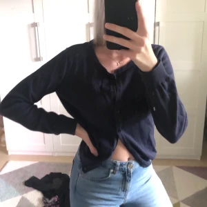 Kofta  - Säljer denna kofta i storlek S / M för 30kr + frakt🤍