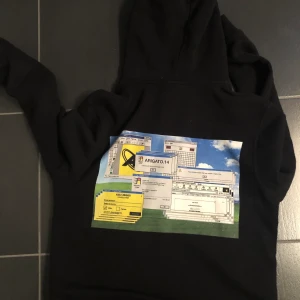 Arigato hoodie - Asball hoodie från Axel arigato. Köpt för 1300kr
