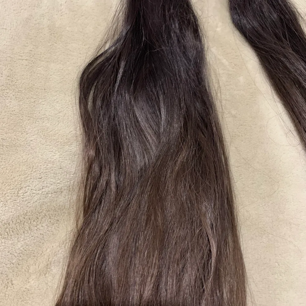 Easilocks x jorden Woods ponytail i färgen drakbrown. Använd 1 gång bara i några timmar. 120 grams 22 inches lång. Köparen står för frakten. . Accessoarer.