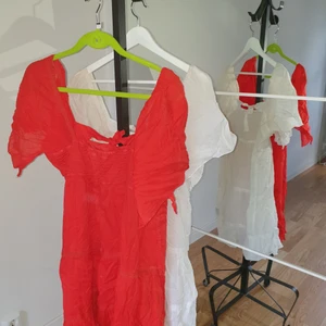 Klänningar röd och vit - Röd och vit klänning 