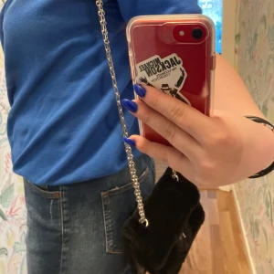 Väska  - Säljer dena söta väskan som jag har haft länge och använt några gånger. Har rymliga fack 