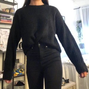 Helt ny stickad tröja från nakd - Helt ny stickad tröja från NAKD. Lite oversized och superfin! 250 kr + frakt