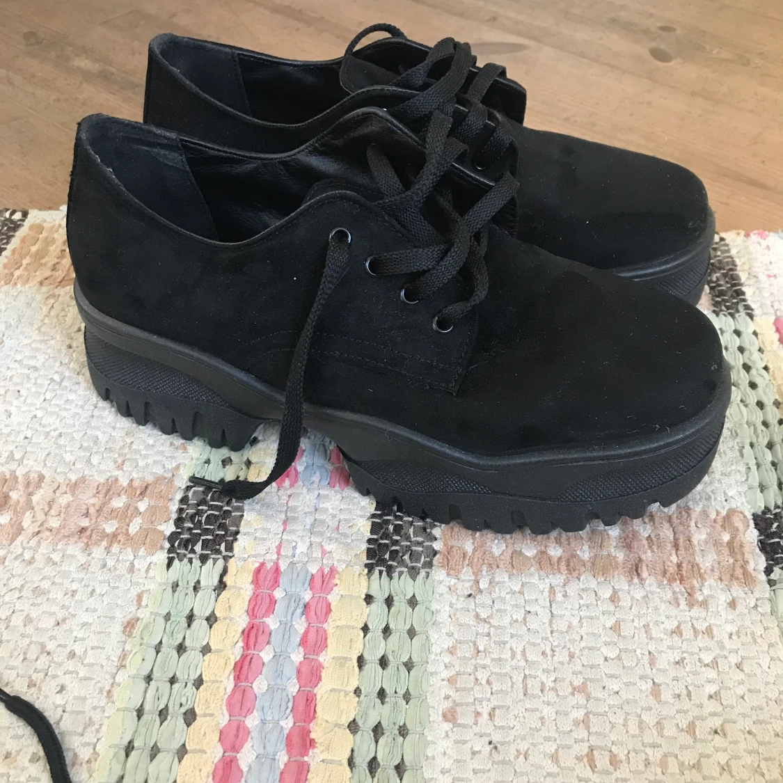 Chunky sneakers i mocka.