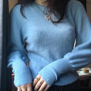 Stickad tröja med ballongärm - Använd ett fåtal gånger🧚🏻‍♀️Ljusblå i mohair. Kan gå ner i pris vid snabb affär. Köpare står för frakt!