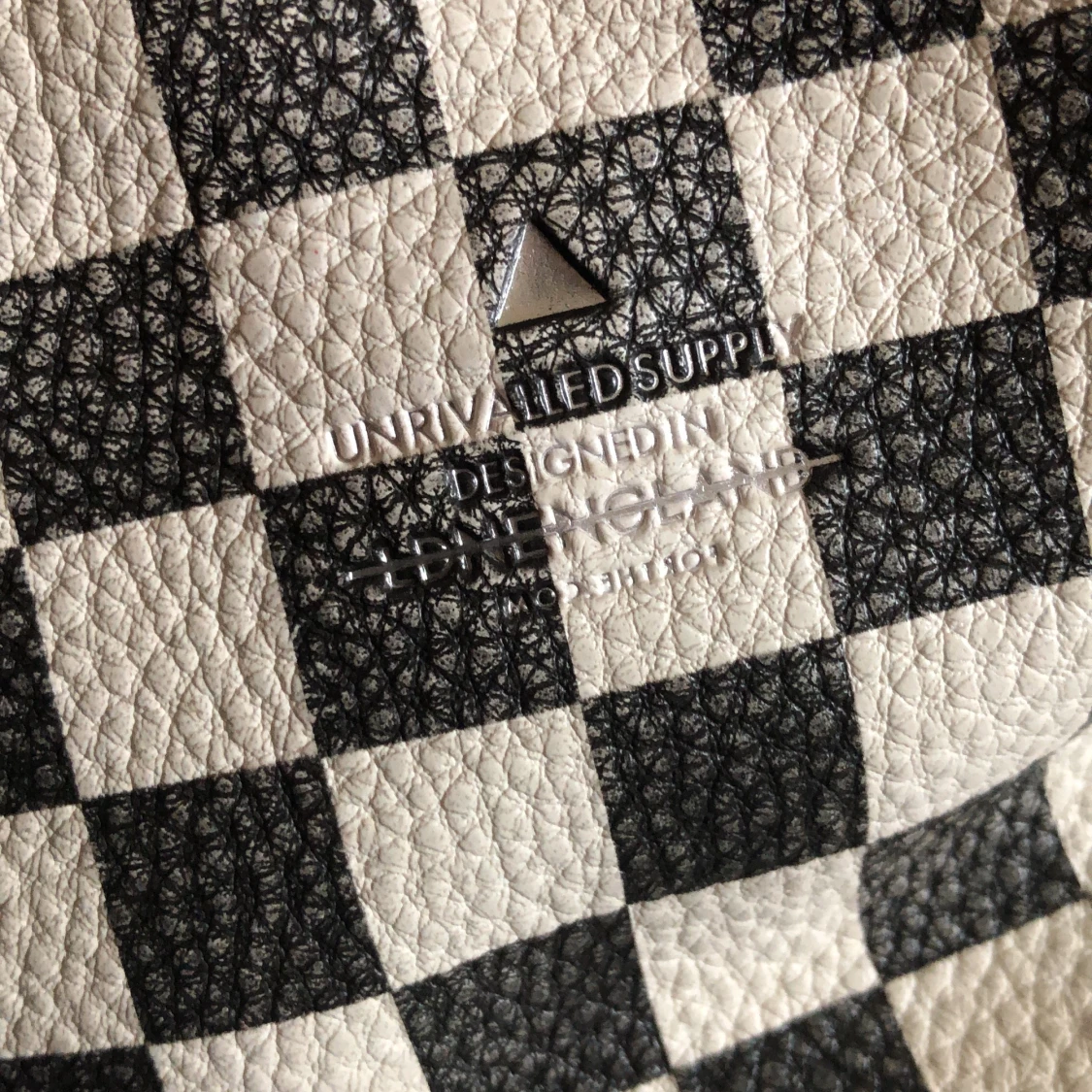 Rutig magväska  - 91