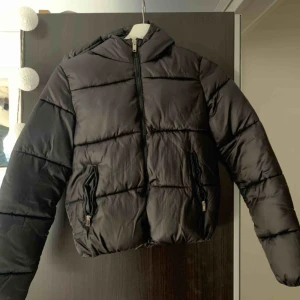  - Assnygg jacka från bershka. Storlek XS! Extremt bra skick. 