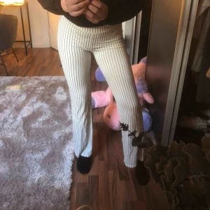  - Säljer dessa mysbyxor från Gina tricot då dom inte kommer till användning längre!!