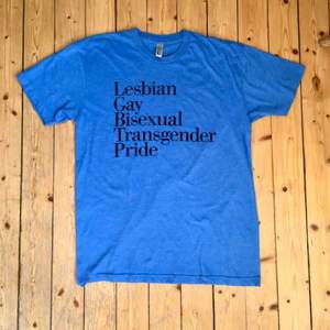 T-shirt köpt på American Apparel, gjord under deras kollektion i sammanarbeta med Stockholm Pride. 