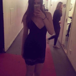  - Super snygg club klänning med lace 