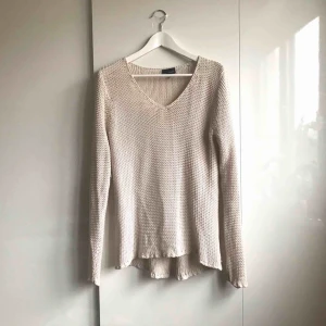  - > INKL FRAKT <   Mysig tröja från Kappahl, skickas till dig för 100kr. 