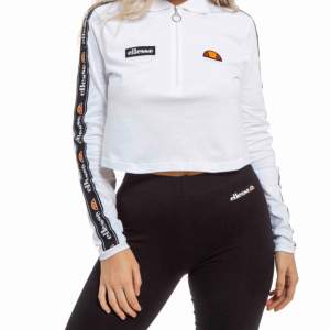 Crop top från Ellesse ,inga håll eller fläck 