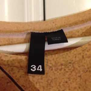 Magtröja från H&M. Använd fåtal gånger. - Magtröja från H&M. Använd fåtal gånger.