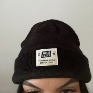 - Svart Sweet Sktbs mössa Nypris: 199:- Mitt pris: 80:-