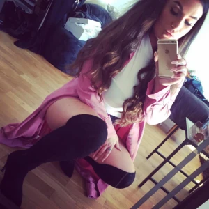  - Rosa kappa från NLY. Använd några gånger. Färgen är mer likgiltig irl på första bilden. Super snygg till sommarkvällar 🌸